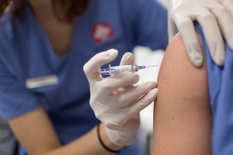 Câți oameni trebuie să se vaccineze ca să scăpăm de pandemie? În ce etapă de vaccinare te vei imuniza