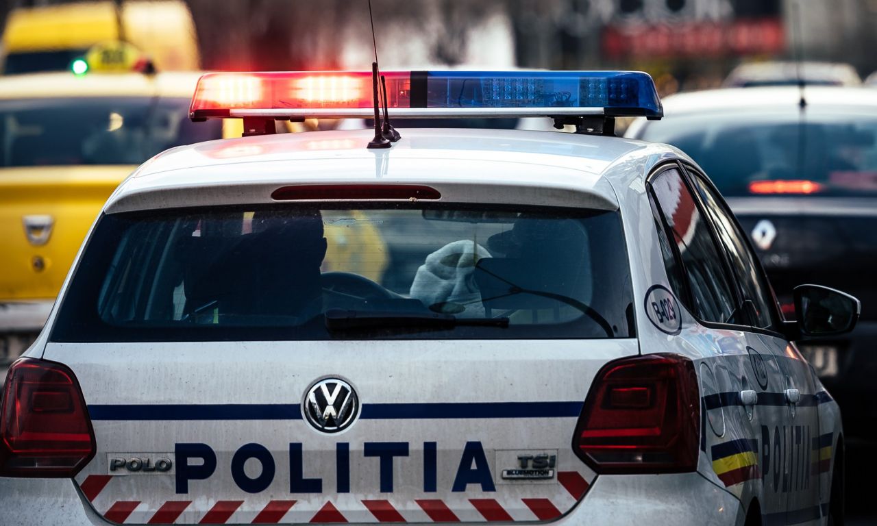 Beți, drogați și fără permis, prinși de polițiști la volan prin Cluj