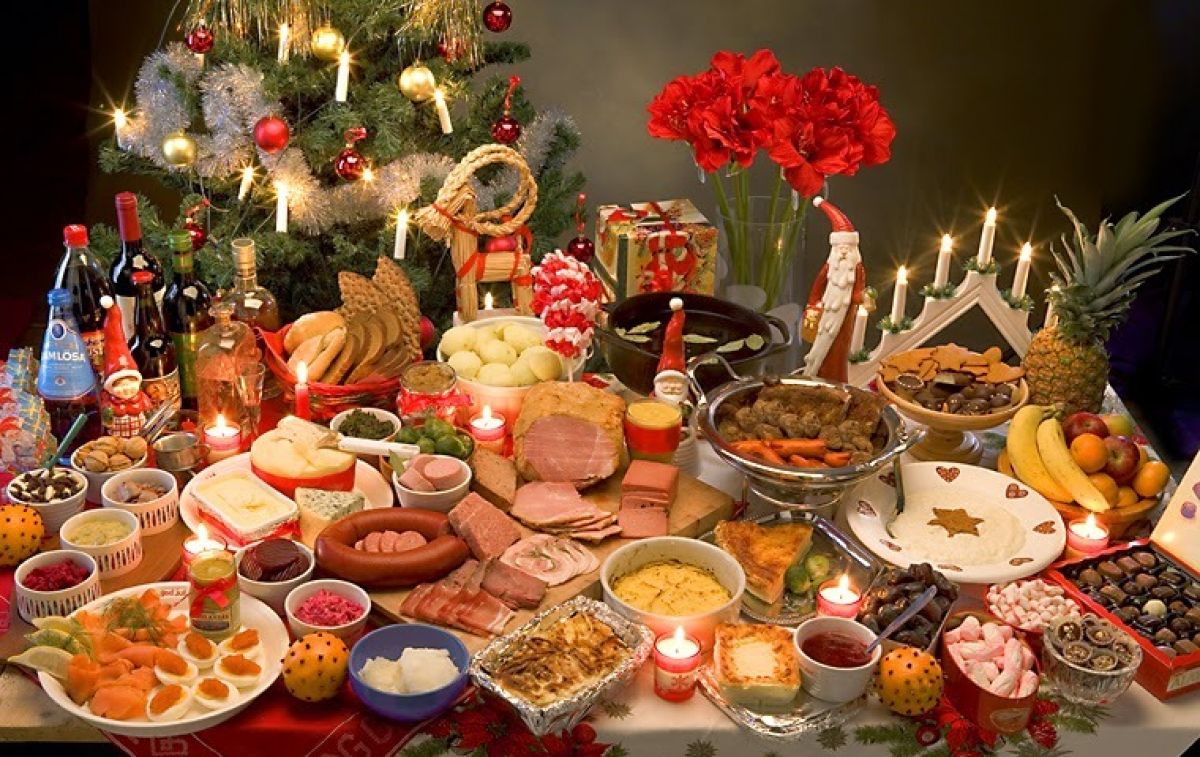 Masa de Crăciun, plină cu bunătăți. Românii alocă jumătate din bugetul de sărbători pe mâncare