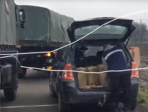 Motorină furată din camioanele Armatei într-o parcare din Cluj. „Ia, băieți, cum se fură motorină din Armată!”