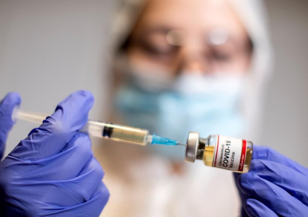 8 lucruri pe care trebuie să le știi despre vaccinul anti-COVID19. Mai are rost vaccinarea dacă ai fost deja infectat?