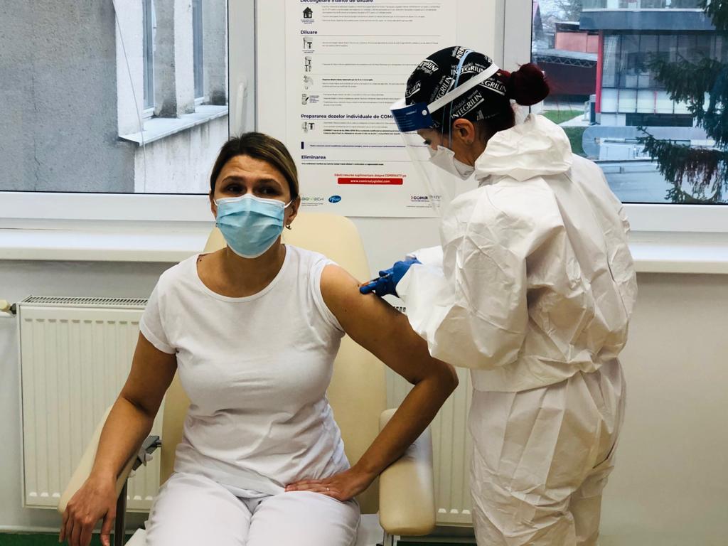 Primii medici vaccinați la Spitalul de Boli Infecțioase Cluj - GALERIE FOTO