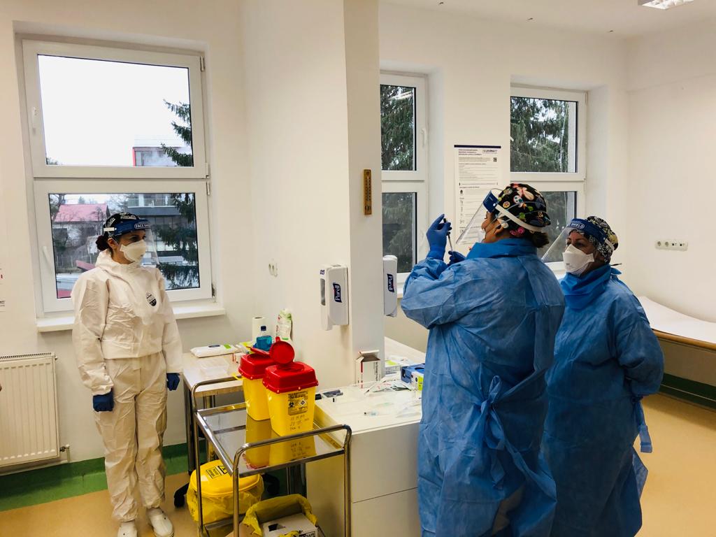 165 de persoane au fost vaccinate la Cluj. O singura asistentă a avut reacții adverse