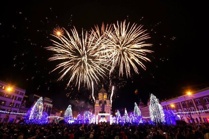 La Cluj-Napoca NU va avea loc spectacolul de artificii de Anul Nou, dar petardele continuă să-i irite pe clujeni