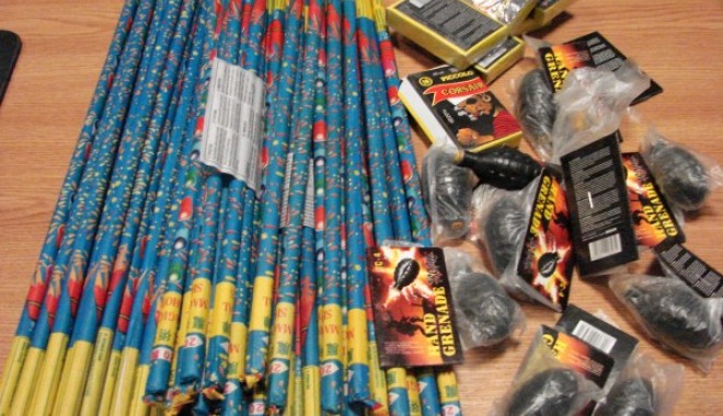Vânzătorii de artificii au fost lăsați fără marfă înainte de Revelion! Polițiștii clujeni au confiscat 80 de kg de materiale pirotehnice