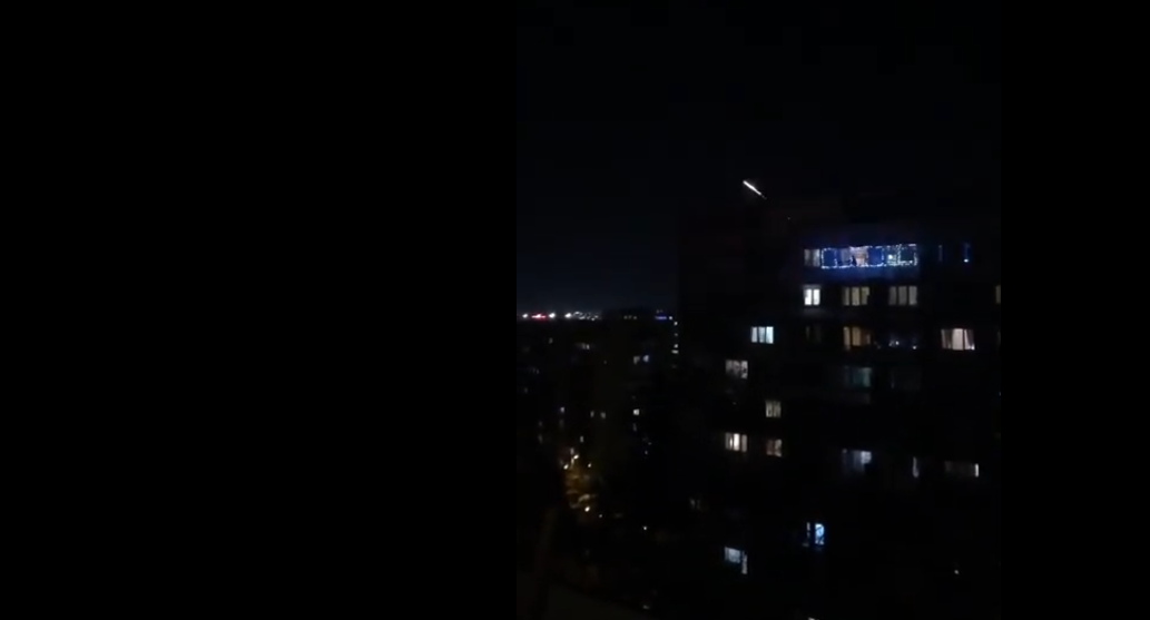 VIDEO. Clujenii nu se opresc nici după REVELION! Artificii lansate din apartament în Gheorgheni