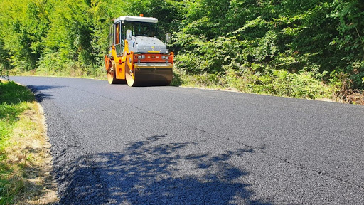 Ce drumuri județene au fost asfaltate în Cluj, în 2020? Sute de kilometri de asflat turnați