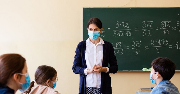 Sâmbăta la școală pentru orele remediale? Elevii din Cluj sunt nemulțumiți: „Mai bine ar investi în alte nevoi ale sistemul educațional”