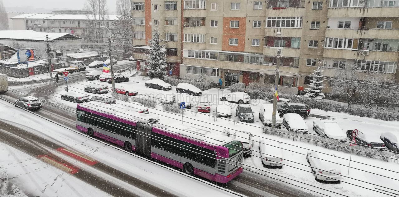 Ninge ca-n povești la Cluj-Napoca! Tot orașul e acoperit cu zăpadă. GALERIE FOTO