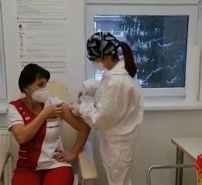 375 de medici de la Spitalul de Boli Infecțioase Cluj vor primi a doua doză de vaccin