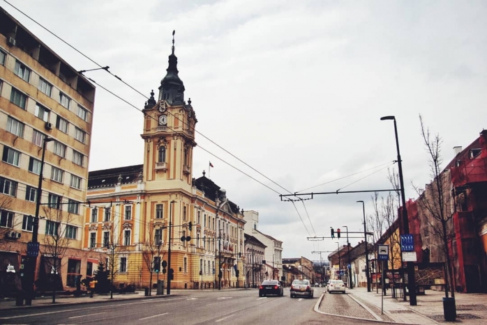 Ce salarii se câștigă la Primăria Cluj-Napoca? Un bucătar câștigă peste 1.000 de euro pe lună, un director - aproape 3.500 de euro