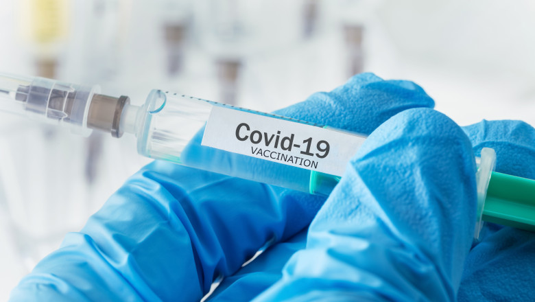 Vaccinarea anti-COVID continuă în România