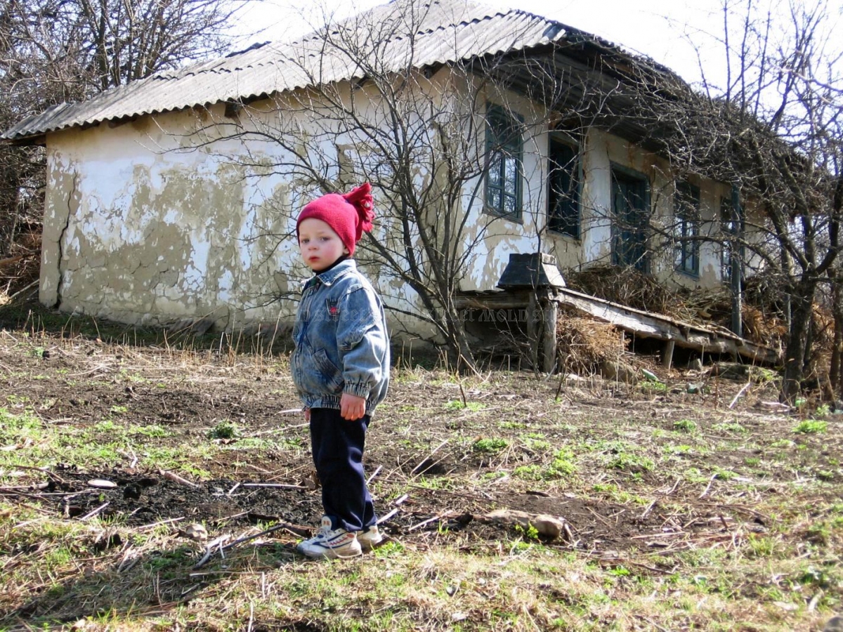 55.000 de copii din România trăiesc cu DOAR 200 de lei pe lună. Sociolog: „Aceste cifre sunt doar o statistică, nu și realitatea”