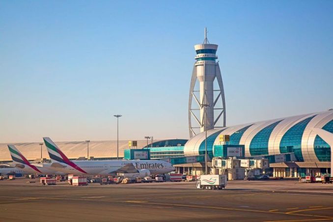 12 români care voiau să zboare din Dubai la Cluj-Napoca, blocați în Istanbul din cauza unui angajat al companiei aeriene