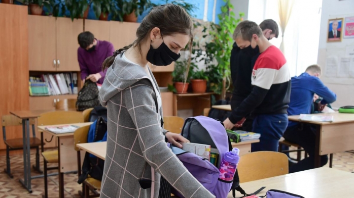 Se redeschid școlile după 3 luni de online! Toții elevii din 129 de școli din Cluj se reîntorc în bănci AZI
