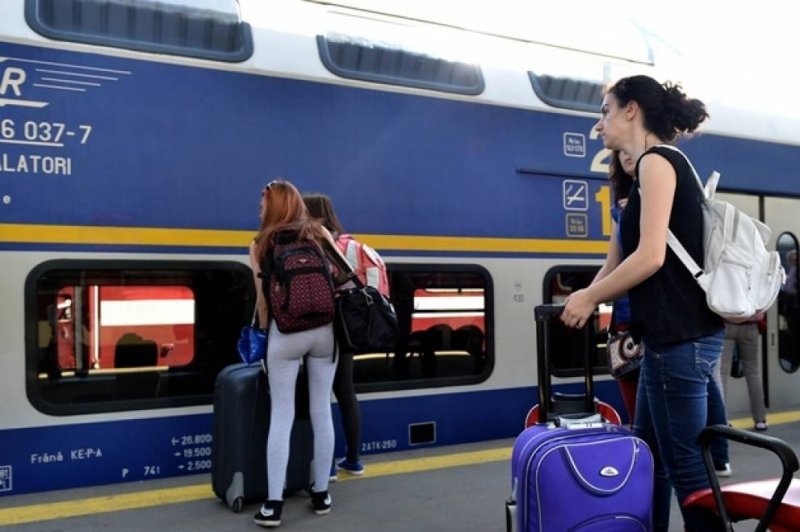 Vor mai avea studenții gratuitate la biletele de tren? Orban: „Există această propunere. Guvernul trebuie să decidă”
