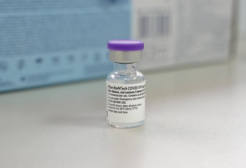 O nouă tranșă de vaccinuri Pfizer BioNTech ajung în România. Peste 200.000 de doze vor fi distribuite în toată țara