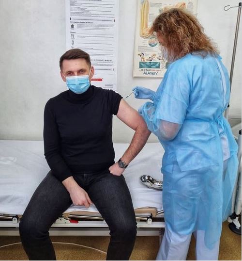 Fostul prefect al Clujului s-a vaccinat împotriva COVID-19