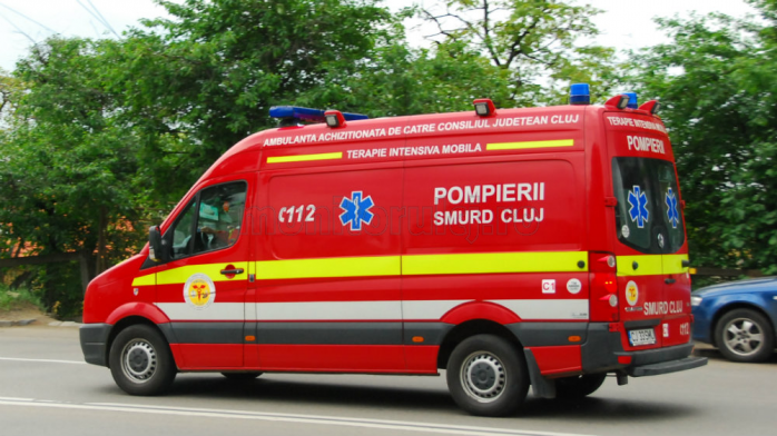 Accident în Florești, cu două mașini implicate! Un șofer și o femeie, răniți GRAV, au fost transportați la spital