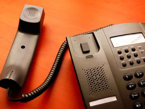UBB a înființat o linie telefonică de suport pentru oamenii care au fost afectați de COVID