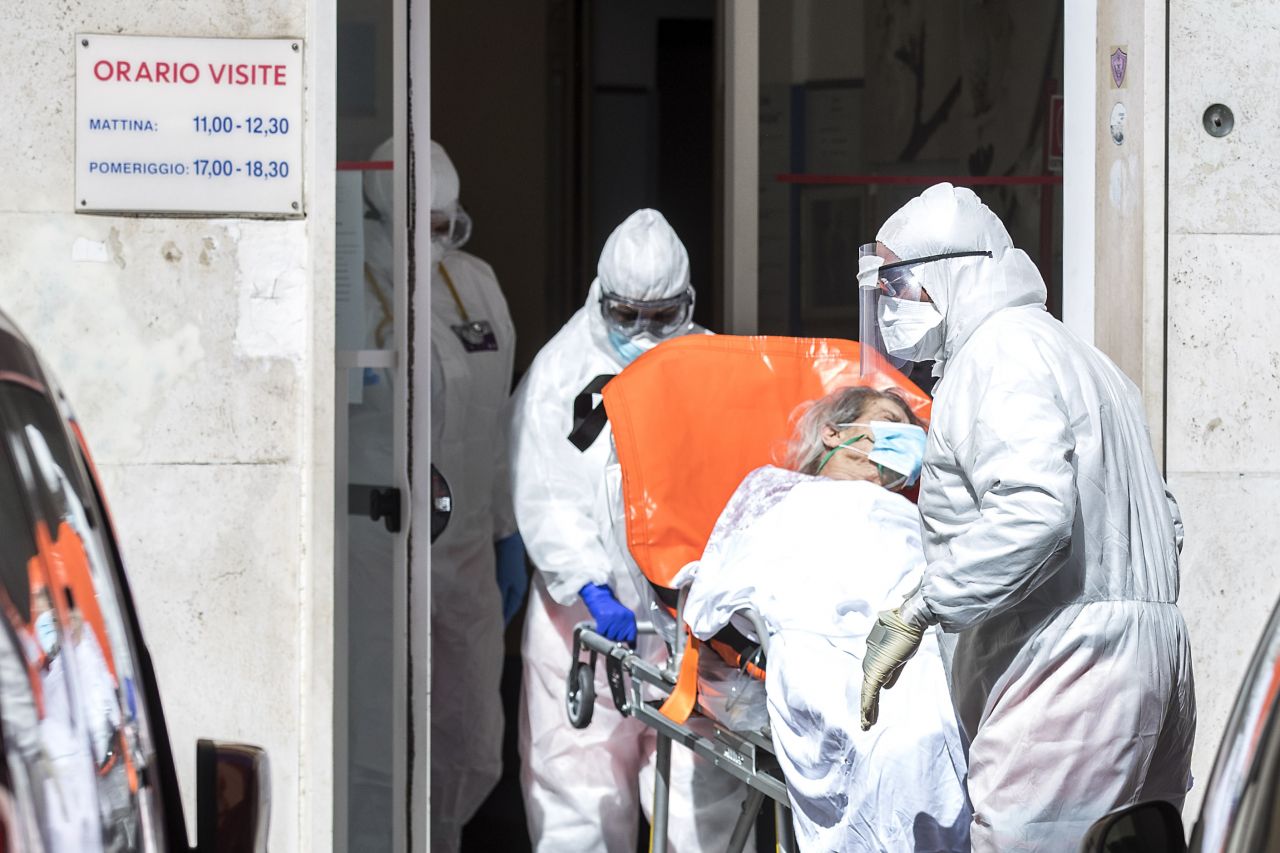 Situația este gravă la Cluj! Peste 70 de oameni infectați cu COVID au murit în ultima săptămână