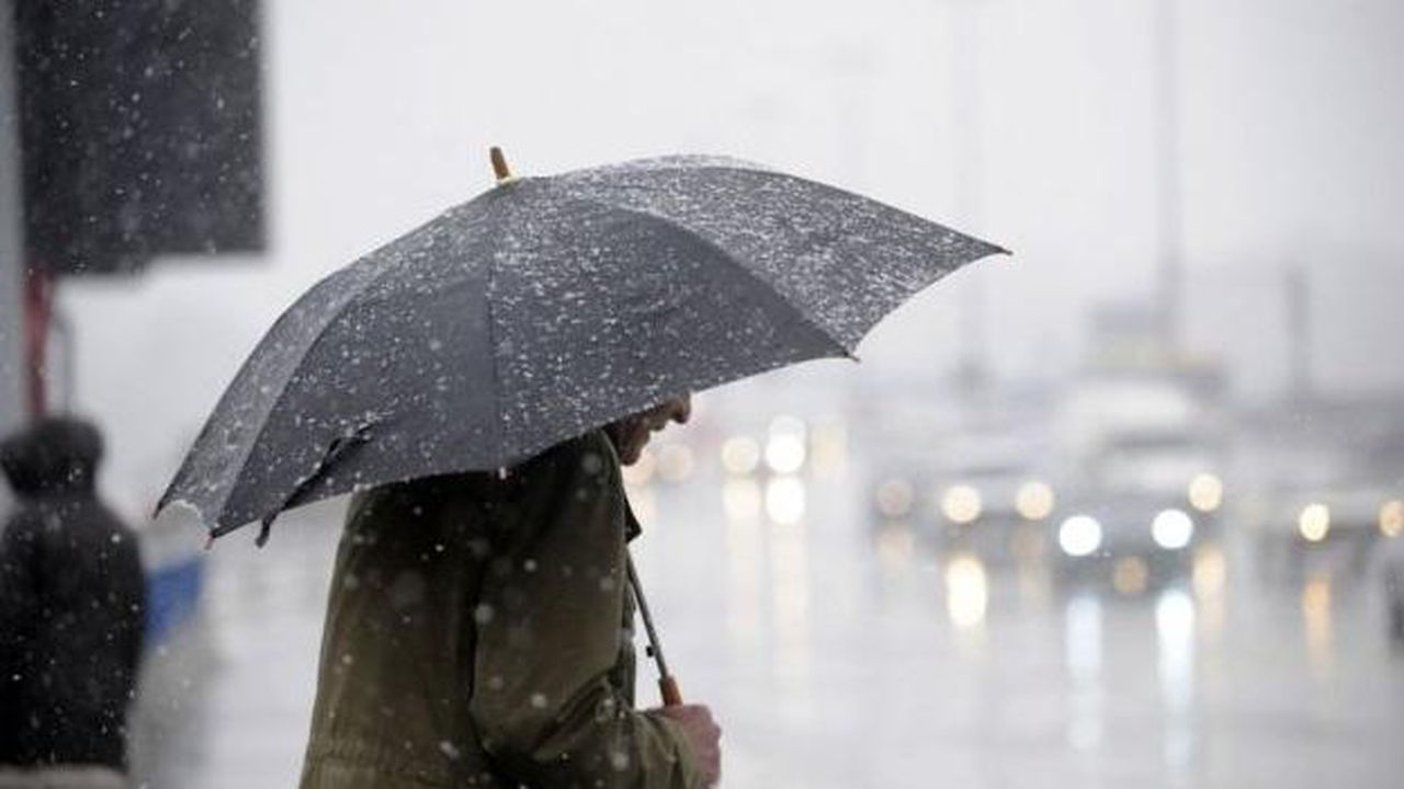 Vremea la Cluj rămâne rea! Urmează zile cu ploi și vânt