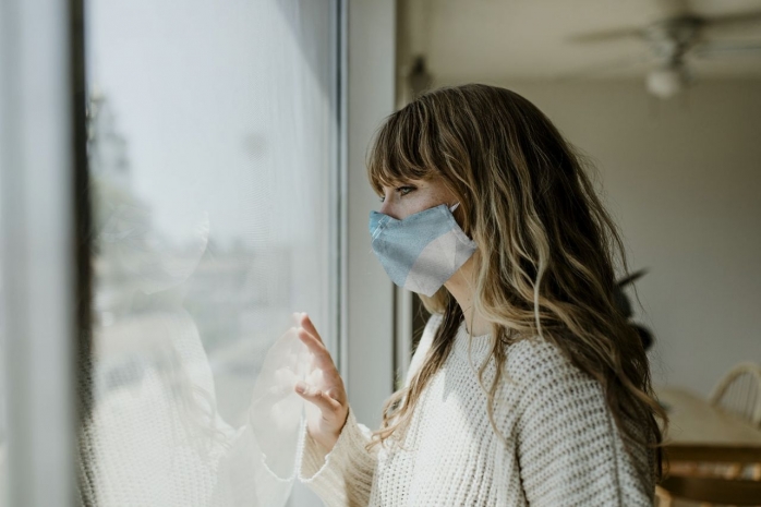 Este periculos să purtăm masca de protecție în permanență?