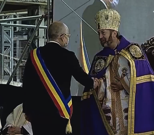 Noul episcop de Cluj-Gherla a fost înscăunat la Cluj-Napoca. Boc: „Clujul, singurul loc din Europa cu atâtea culte creștine”.