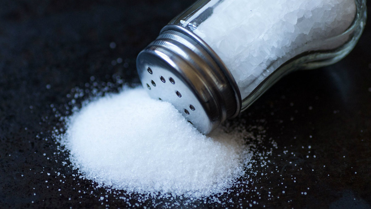 De ce nu este bine să consumăm multă sare? Efecte negative dezastruoase pentru organism