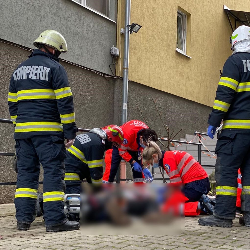 Un tânăr căzut de pe un bloc a MURIT, pe strada Constantin Brâncuși din Cluj-Napoca