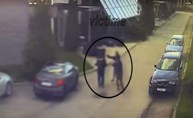 VIDEO. Soție înșelată din Cluj i-a băutut pe amanta soțului, pe care a răpit-o din fața unui hotel