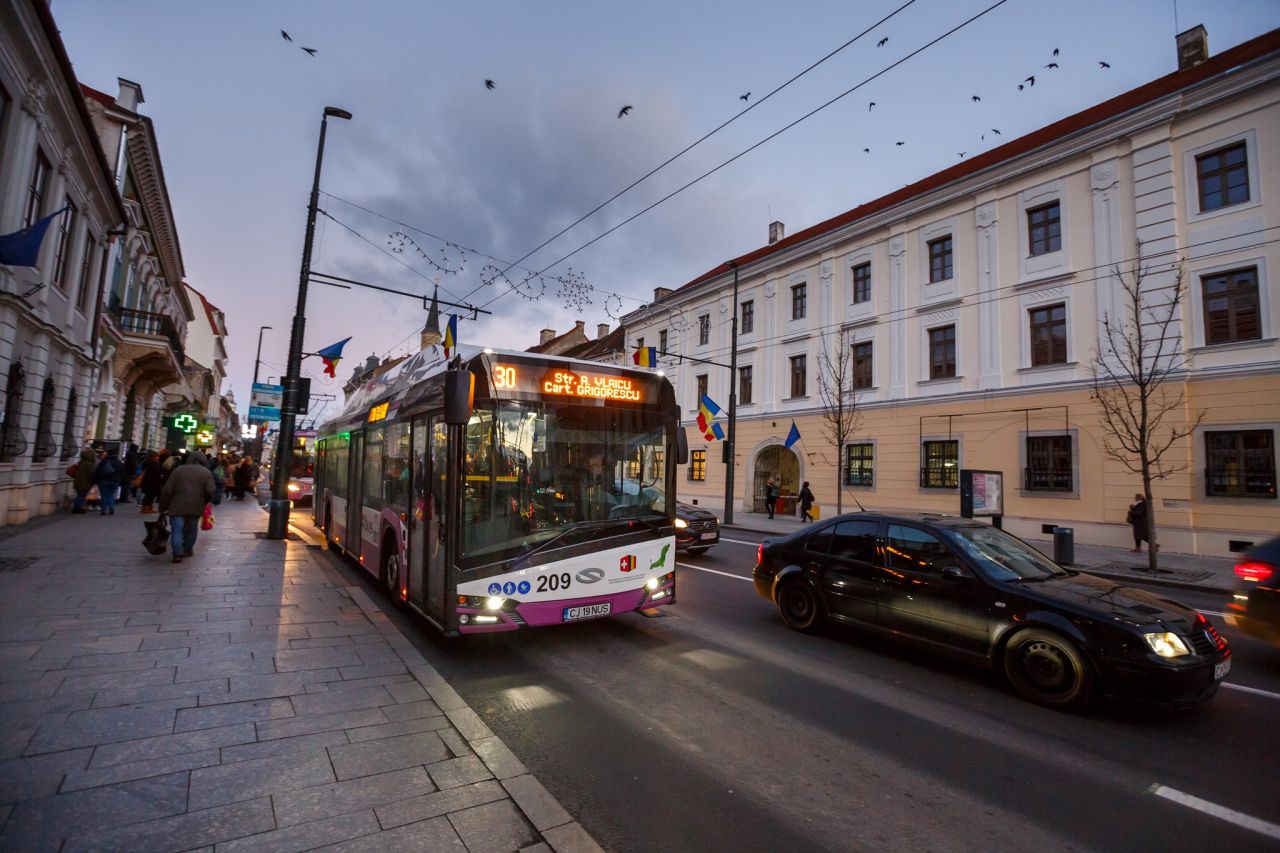 Traficul din Cluj-Napoca, prin ochii lui Boc: „Nu mașinile au prioritate în oraș, ci autobuzele”