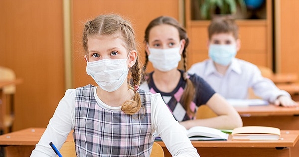 Toți copiii, fizic la școală în curând în Cluj-Napoca. Vezi rata de infectare COVID pe localități și ce restricții rămân