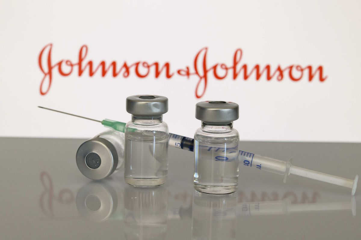 12.000 de doze Johnson&Johnson ajung AZI la Cluj! Vaccinul, administrat într-o singură doză