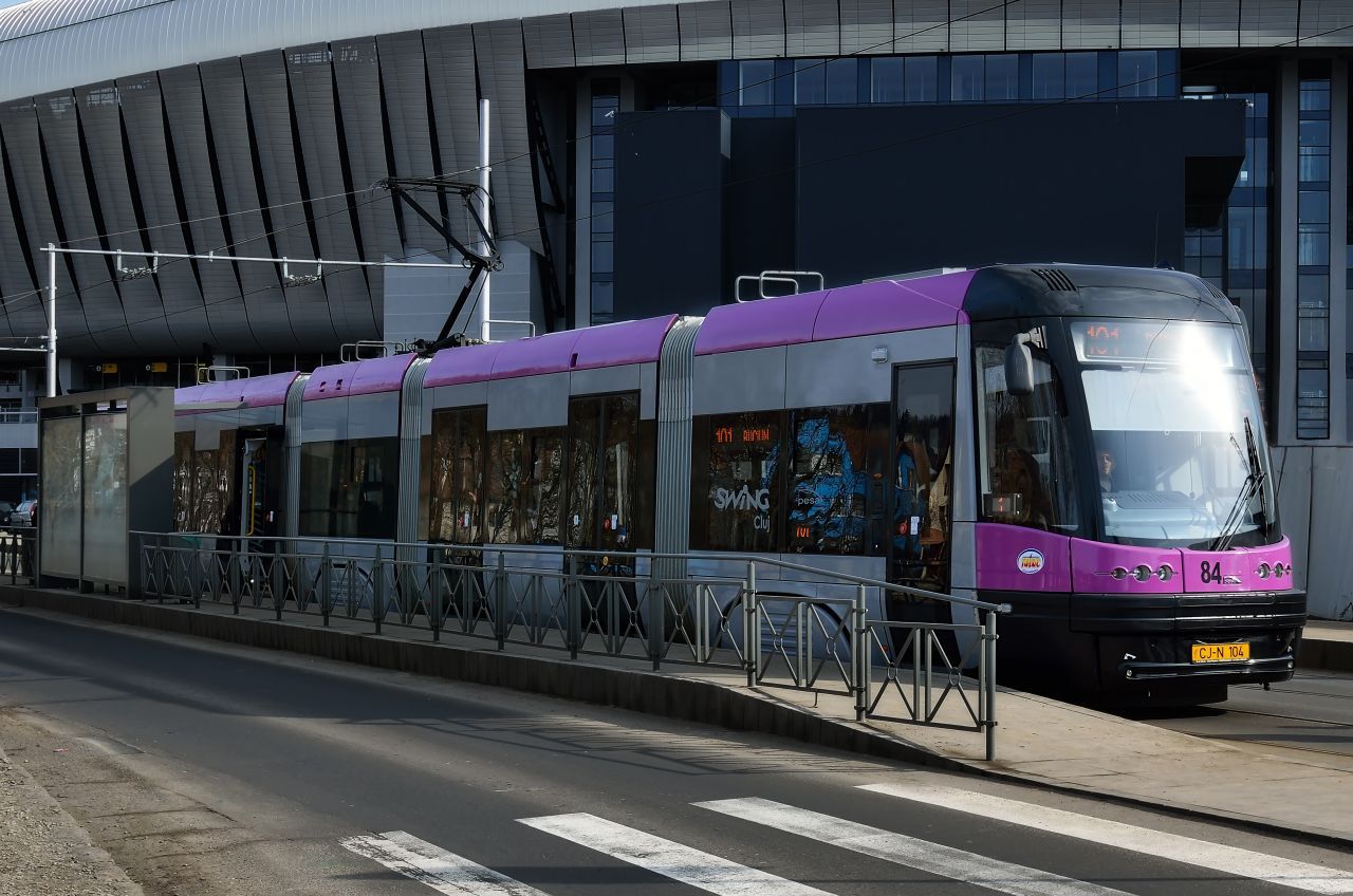 Emil Boc vrea o bandă separată de tramvai dinspre Mănăștur, spre Centru: „Un tramvai plin cu oameni stă după o mașină”