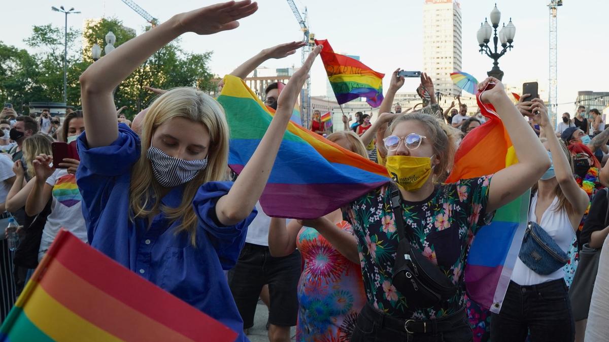 CEDO a condamnat România pentru încălcarea drepturilor comunității LGBT. Statul român trebuie să plătească daune morale