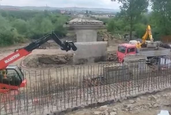 Lucrările pentru podul peste Arieș înaintează! Constructorii sunt încrezători că vor finaliza proiectul până pe 22 decembrie