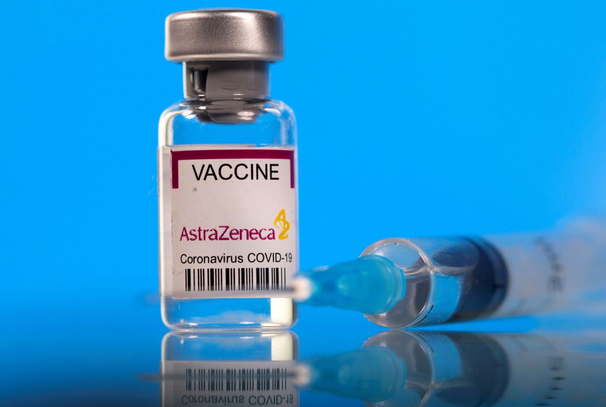 Oficial EMA: Vaccinul AstraZeneca nu ar trebui administrat persoanelor de peste 60 de ani