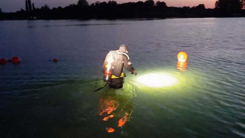 Un tânăr de 19 ani s-a înecat într-un lac. Cadavrul a fost găsit de scafandrii