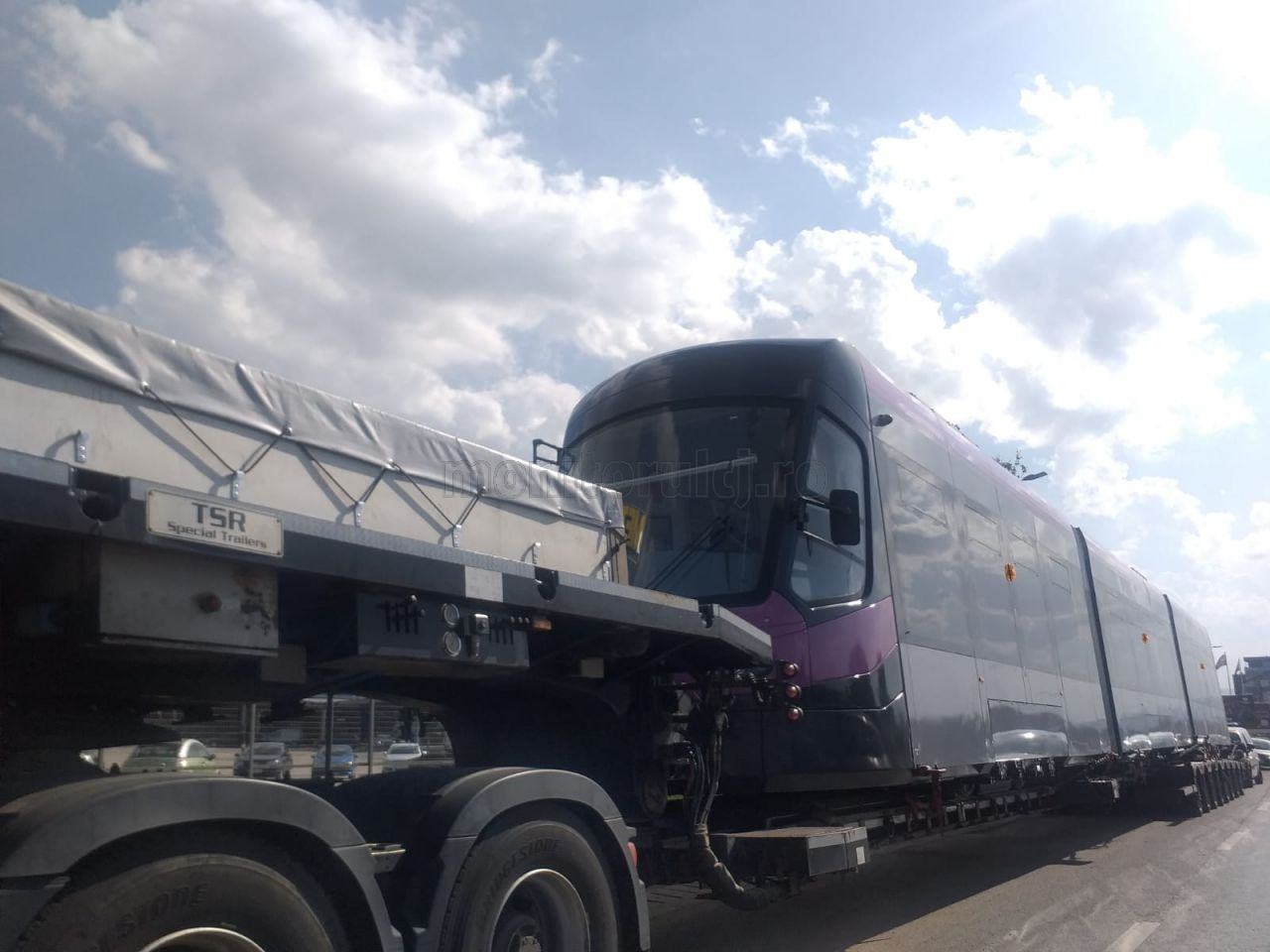 FOTO. Un nou tramvai Astra Imperio a ajuns în Cluj-Napoca