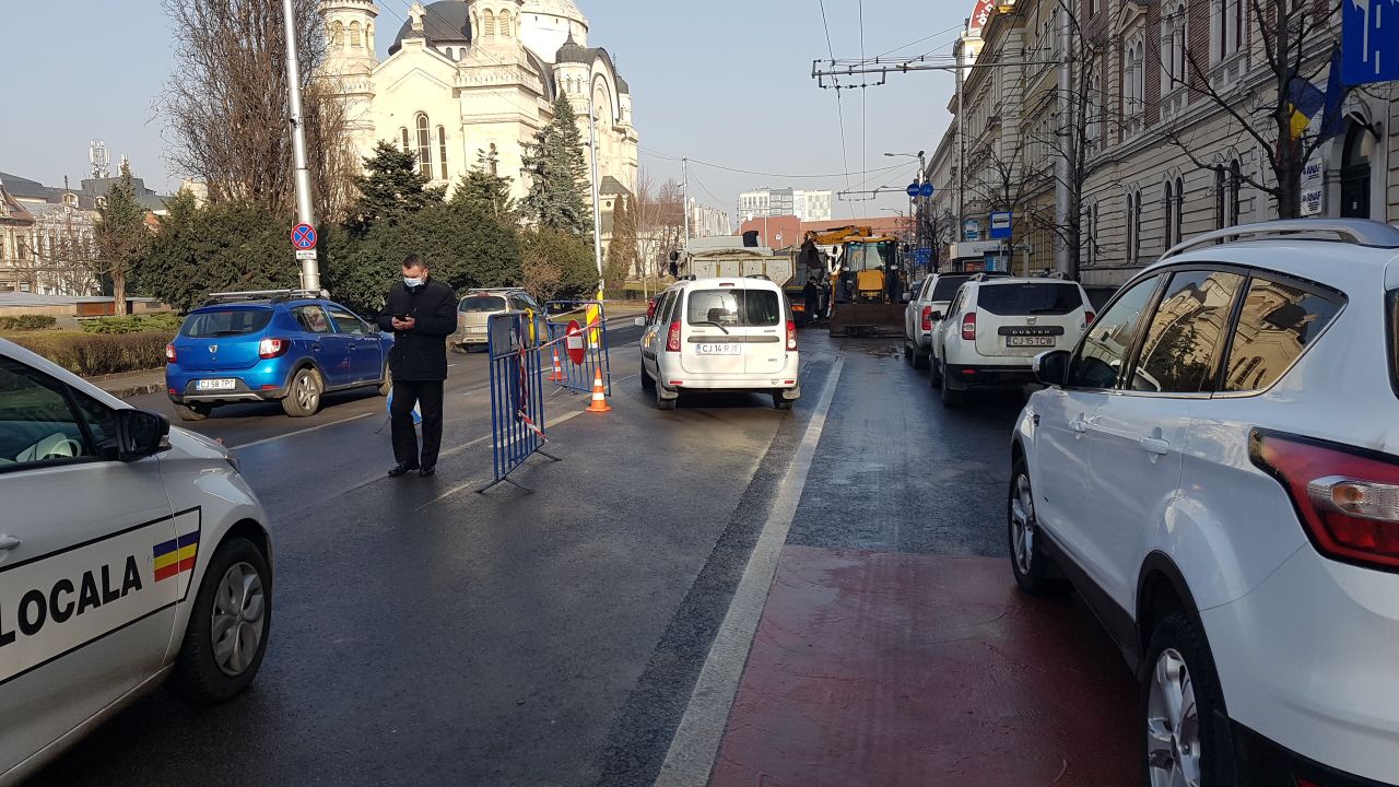 ATENȚIE șoferi! Circulația rutieră va fi BLOCATĂ sâmbătă în Piața Avram Iancu