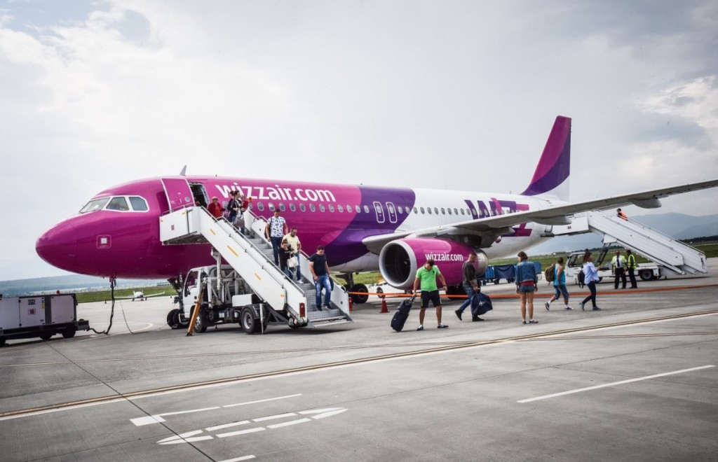 Un avion cu destinația Cluj-Napoca, implicat într-un incident pe aeroportul Basel. Pasagerii, debarcați