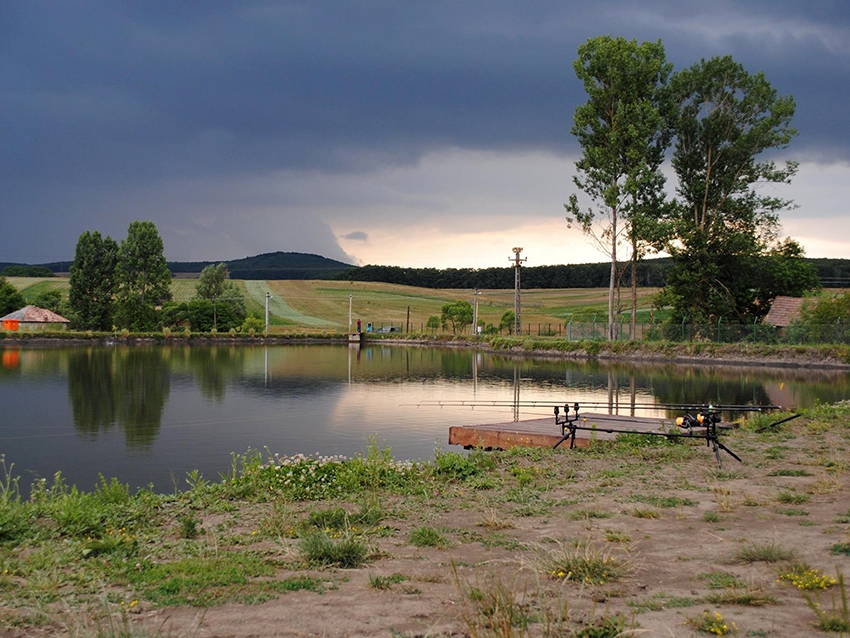 Weekend la pescuit. Lacuri, bălți și râuri din Cluj, perfecte pentru relaxare în familie sau cu prietenii