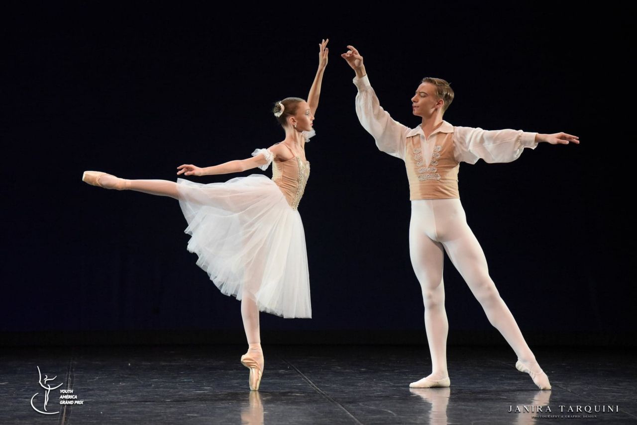 Performanţă şi dedicare: Maya și Felix, doi tineri balerini care au atins culmile succesului