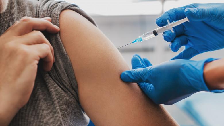 OFICIAL! A treia doză de vaccin anti-COVID, administrată în luna octombrie