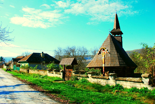 FOTO. Satul din Cluj care a rămas „împietrit” în istorie
