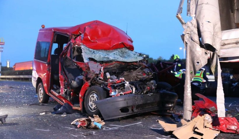 Cinci morți într-un accident produs de un microbuz românesc în Ungaria. VIDEO