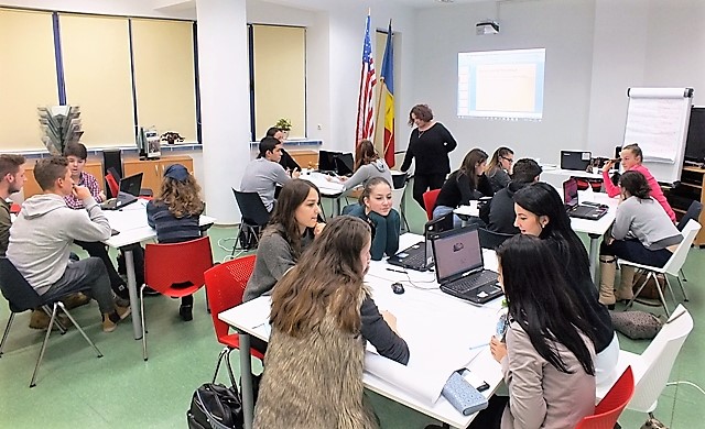 Biblioteca Județeană „Octavian Goga” organizează cursuri GRATUITE de antreprenoriat pentru tineri