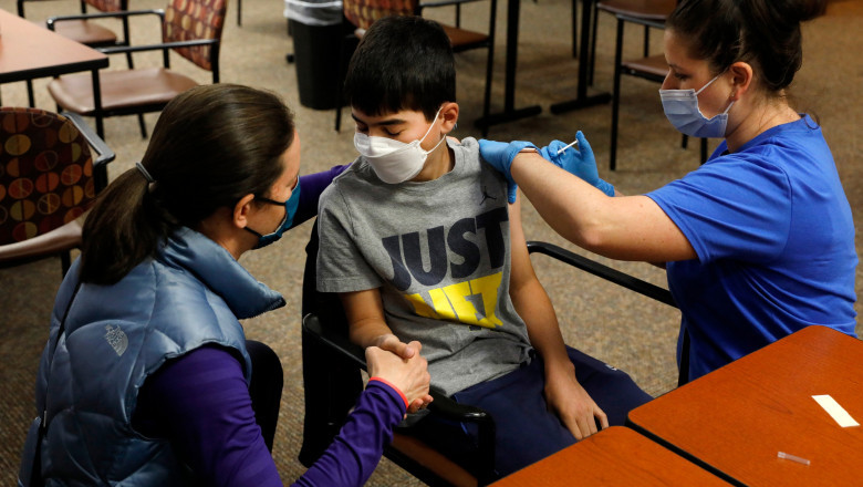 Aproape 14.000 de elevi clujeni s-au vaccinat până în prezent.