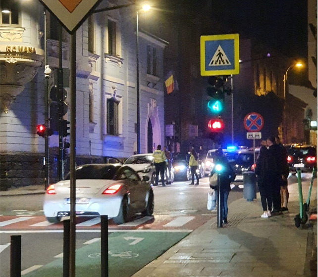 Scandal pe strada Republicii din Cluj-Napoca! Bărbat, amenințat cu cuțitul de un șofer drogat/ sursă foto: Info Trafic jud. Cluj